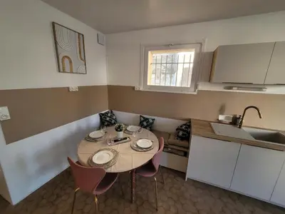 Cuisine ou kitchenette dans l'établissement Appartement de charme dans une maison de maître