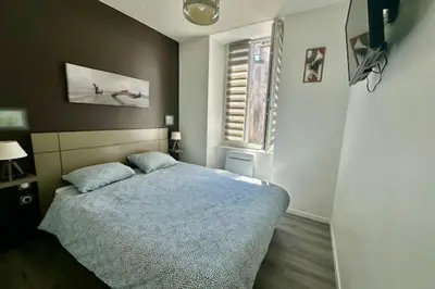 Un ou plusieurs lits dans un hébergement de l'établissement Apartment 3p with Wifi at the foot of the Old Port