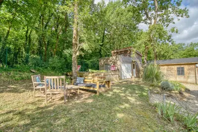 Jardin de l'établissement Calme à l'orée des bois