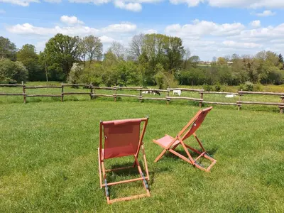 Jardin de l'établissement Les Lodges de l'Aubertière