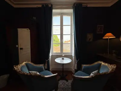 Coin salon dans l'établissement La Maison de Maître Chagnon Aumagne