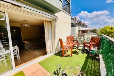 Balcon ou terrasse dans l'établissement Apartment with terrace and pool