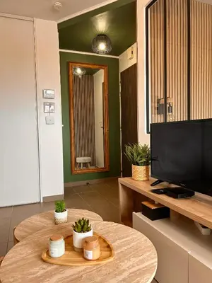 Télévision ou salle de divertissement dans l'établissement Un cocon tout confort à La Rochelle - proche gare & plages