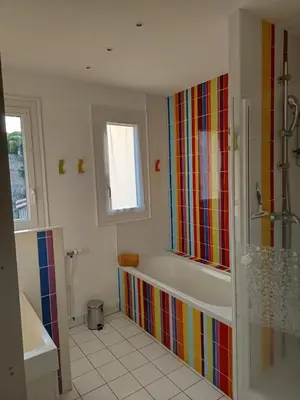 Salle de bains dans l'établissement Hébergement quartier historique
