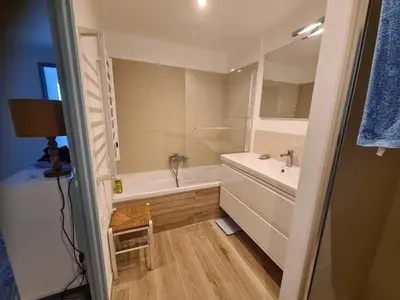 Salle de bains dans l'établissement L'Olivière