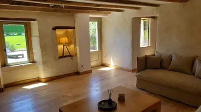 Coin salon dans l'établissement La Treille - Grand jardin avec Piscine & Tennis