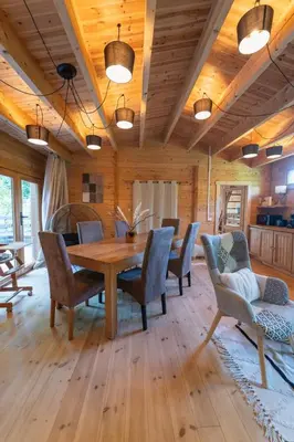 Coin salon dans l'établissement Le Chalet de Limbre