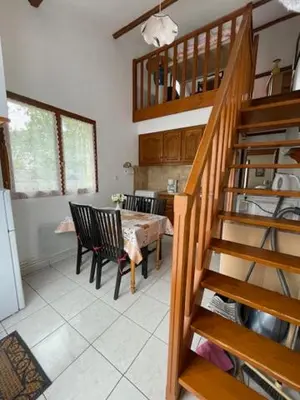 Plan de l'établissement Maison T2 indépendante avec terrasse et parking