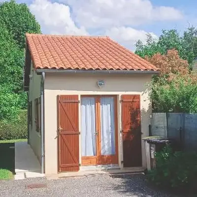 Maison T2 indépendante avec terrasse et parking