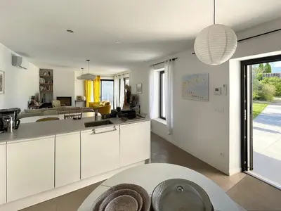Cuisine ou kitchenette dans l'établissement Maison de charme avec piscine, escapade, détente