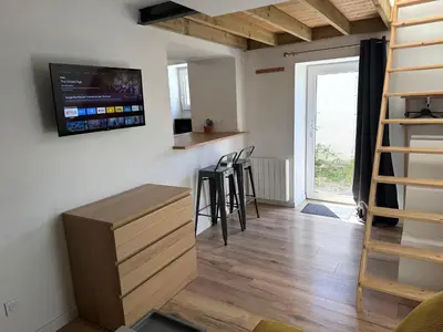 Télévision ou salle de divertissement dans l'établissement ღ Le Mezzo - Studio proche Centre & Wifi