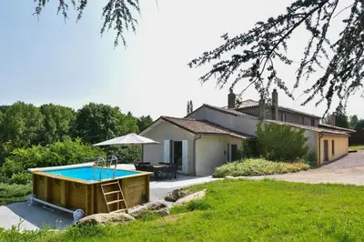 Piscine de l'établissement Gîte de la Chaize ou située à proximité
