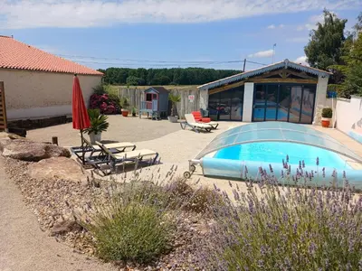 Piscine de l'établissement Gîte de charme ou située à proximité