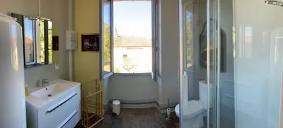 Salle de bains dans l'établissement Gîte de Font Valet