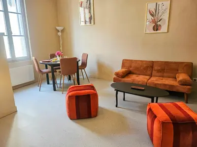 Coin salon dans l'établissement Le Logis du Prieuré