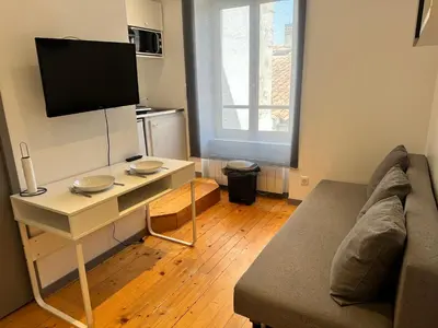 Télévision ou salle de divertissement dans l'établissement ღ La Capsule - Studio Plein Centre, Vieux Port