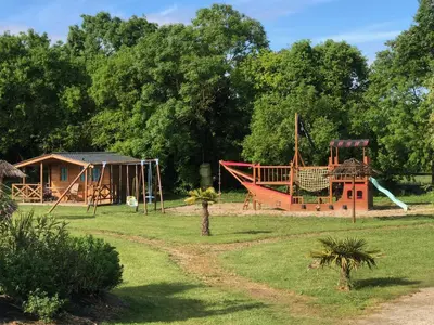 Aire de jeux pour enfants de l'établissement Les rudali NewPort