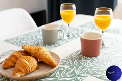Options de petit-déjeuner proposées aux clients de l'établissement La Chrysalide by CozyLife - Centre Ville