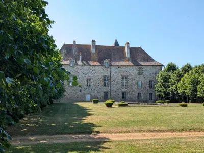 Plan de l'établissement Maison authentique avec piscine et jardin privé à Abzac - FR-1-653-278