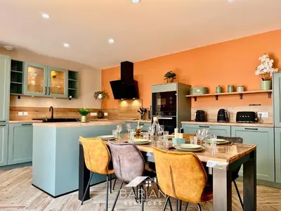 Cuisine ou kitchenette dans l'établissement La Maévague - Villa 4 étoiles - Voyage entre mer et monde