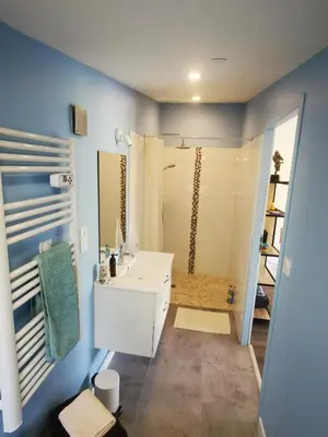 Salle de bains dans l'établissement Omnia