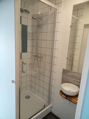 Salle de bains dans l'établissement Studio thème Oléron à Valdivienne