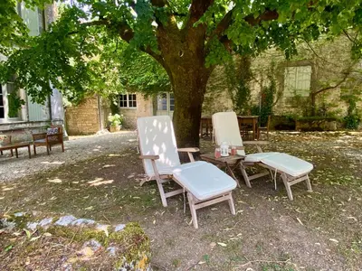 Jardin de l'établissement Le Domaine des Tilleuls