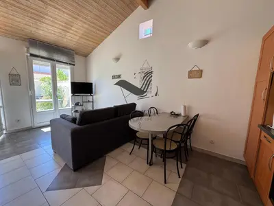 Télévision ou salle de divertissement dans l'établissement ARISTIDE 9 - Agréable maison idéalement située