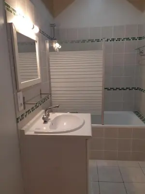Salle de bains dans l'établissement Gite au calme