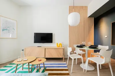 Télévision ou salle de divertissement dans l'établissement Appartement 2ch Tout Neuf a Deux Pas du Vieux Port