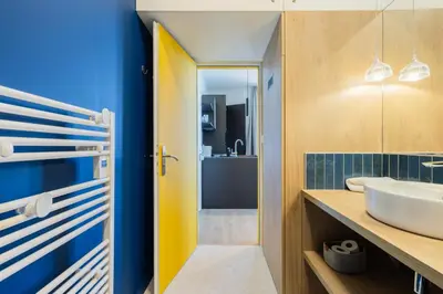 Salle de bains dans l'établissement Appartement chic vue imprenable sur le vieux port