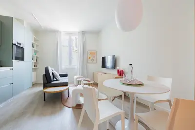 Coin salon dans l'établissement Appartement 2ch Tout Neuf à Deux Pas du Vieux Port