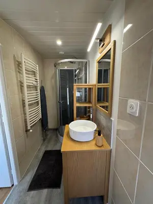 Salle de bains dans l'établissement Petit nid pour 4 personnes-hyper centre