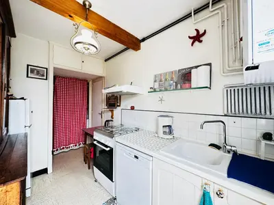 Cuisine ou kitchenette dans l'établissement Maison de Vacances au Cœur de Fouras, 5 Pers, Jardin, Proche Plage - FR-1-709-100
