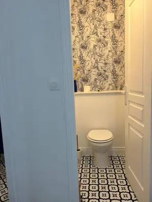 Salle de bains dans l'établissement Le Grand Charde