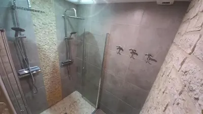 Salle de bains dans l'établissement Gîte familial Marais Poitevin Les glycines