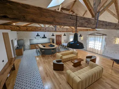 Coin salon dans l'établissement Maison Prunier