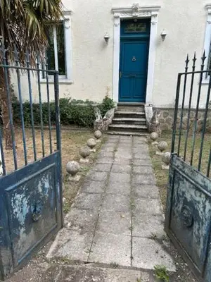 Façade ou entrée de l'établissement LA Combe
