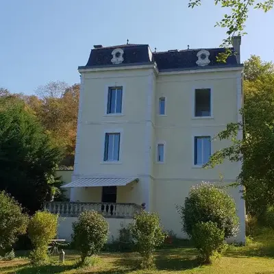 LA Combe