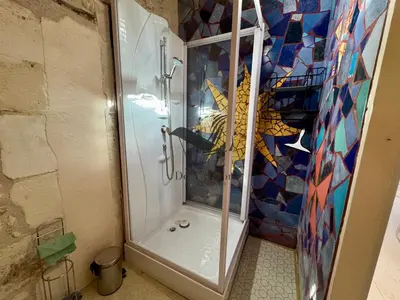 Salle de bains dans l'établissement La Maison D'Isis