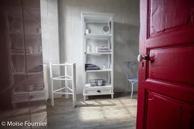 Salle de bains dans l'établissement Logis de La Roulière