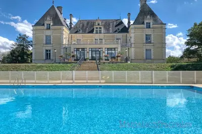 Piscine de l'établissement Appartement dans Château exceptionnel ou située à proximité