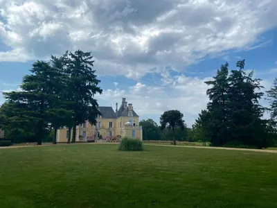 Jardin de l'établissement Appartement dans Château exceptionnel