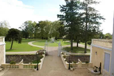 Jardin de l'établissement Appartement dans Château exceptionnel
