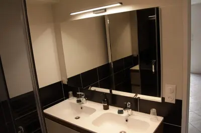 Salle de bains dans l'établissement Maison confortable 4 personnes - 2 chambres - Espaces partagés