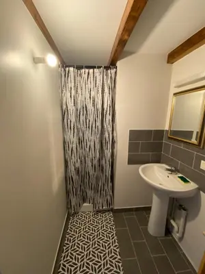 Salle de bains dans l'établissement gite confort zen 20mn du Futuroscope