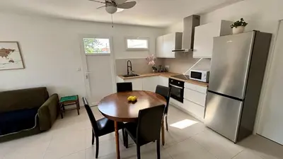 Cuisine ou kitchenette dans l'établissement Lits faits, valise à poser, 3 mn Futuroscope