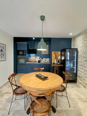 Cuisine ou kitchenette dans l'établissement Le saint G