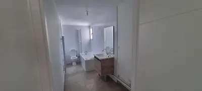 Salle de bains dans l'établissement Maison de vacances dans les Marais