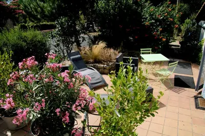 Jardin de l'établissement Maison d'hôtes LE LAVOIR